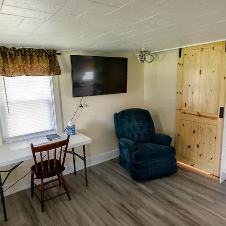 The Haven Home Tiny Hideaway Bird-in-Hand Exterior photo