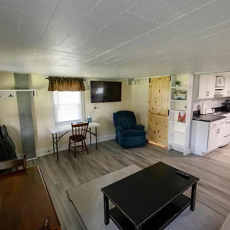 The Haven Home Tiny Hideaway Bird-in-Hand Exterior photo